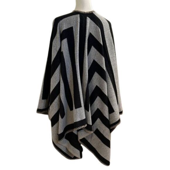 BCBGeneration Shawl Scarf Cardigan Cape OS Striped Cover Up Layer Transitional - Picture 5 of 7